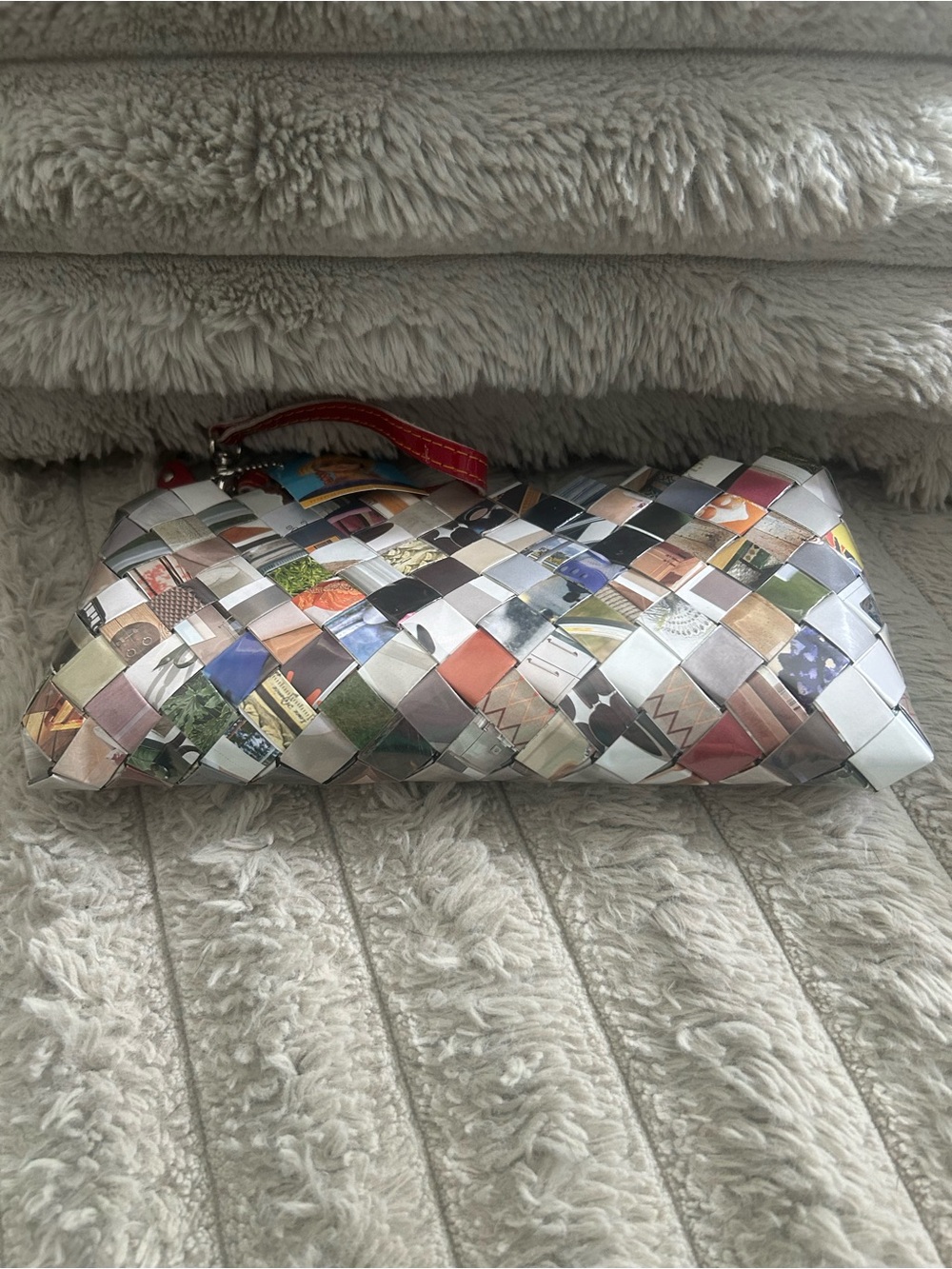 Nahui Ollin Recycled Magazine Woven Wristlet Clutch Handmade Eco Bag NWT - Picture 3 of 5